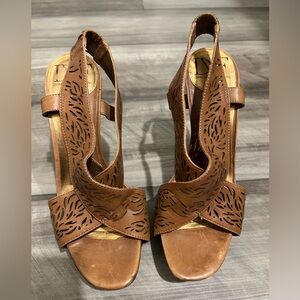 Diane Von Furstenberg Tan Leather Heels